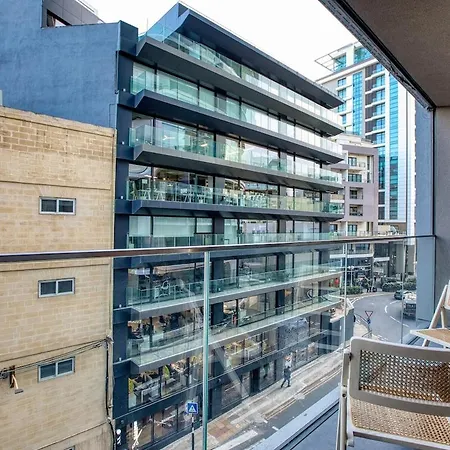Апартаменты Stunning In The Iconic Mercury Tower Сент Джулианс